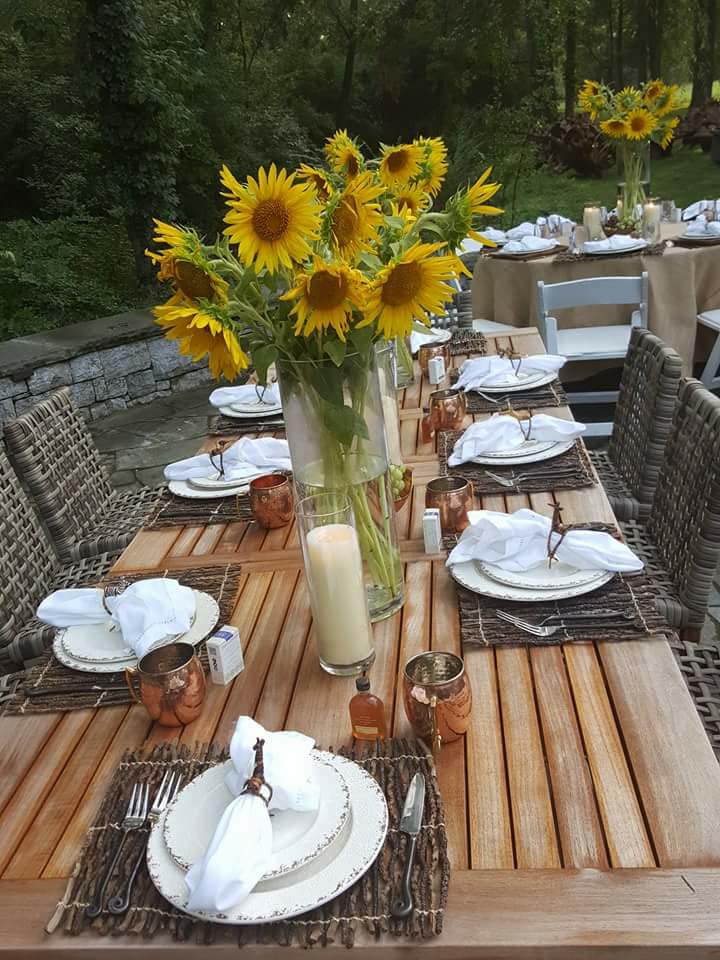 table setting family reunion