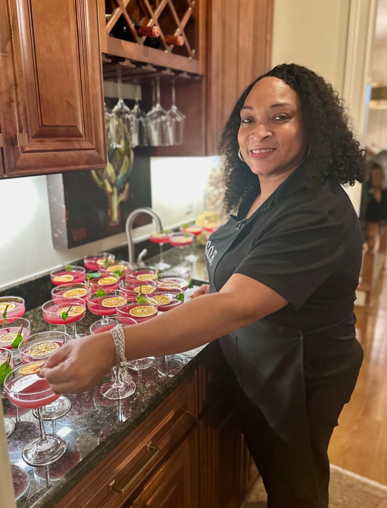 female bartender event staffing