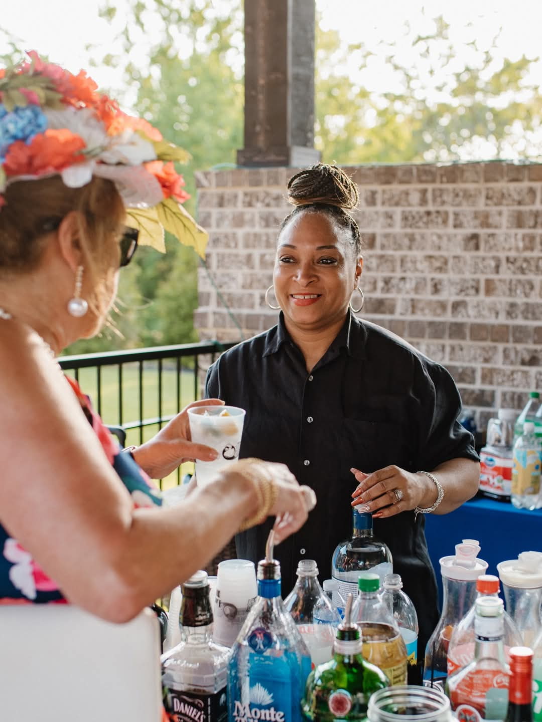 NASHVILLE BARTENDER SERVING AT EVENT